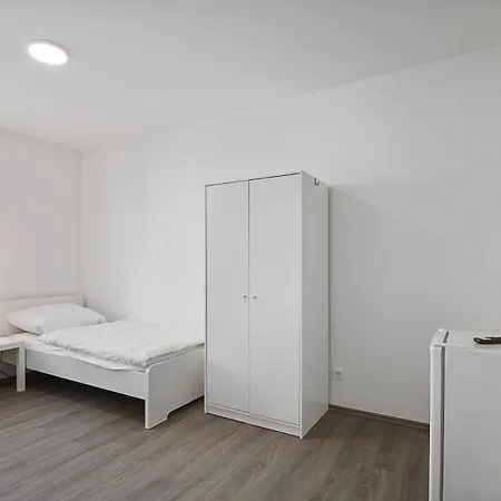 Apartment Stay- Fitter *